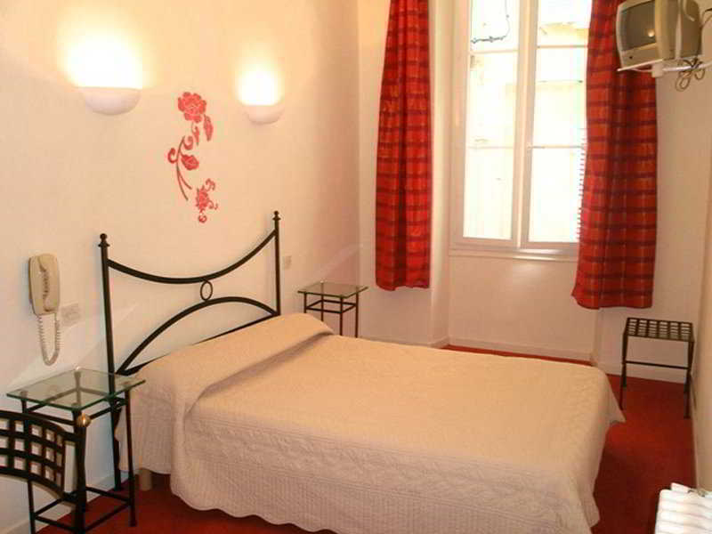 Hotel Portalet Hyères Szoba fotó